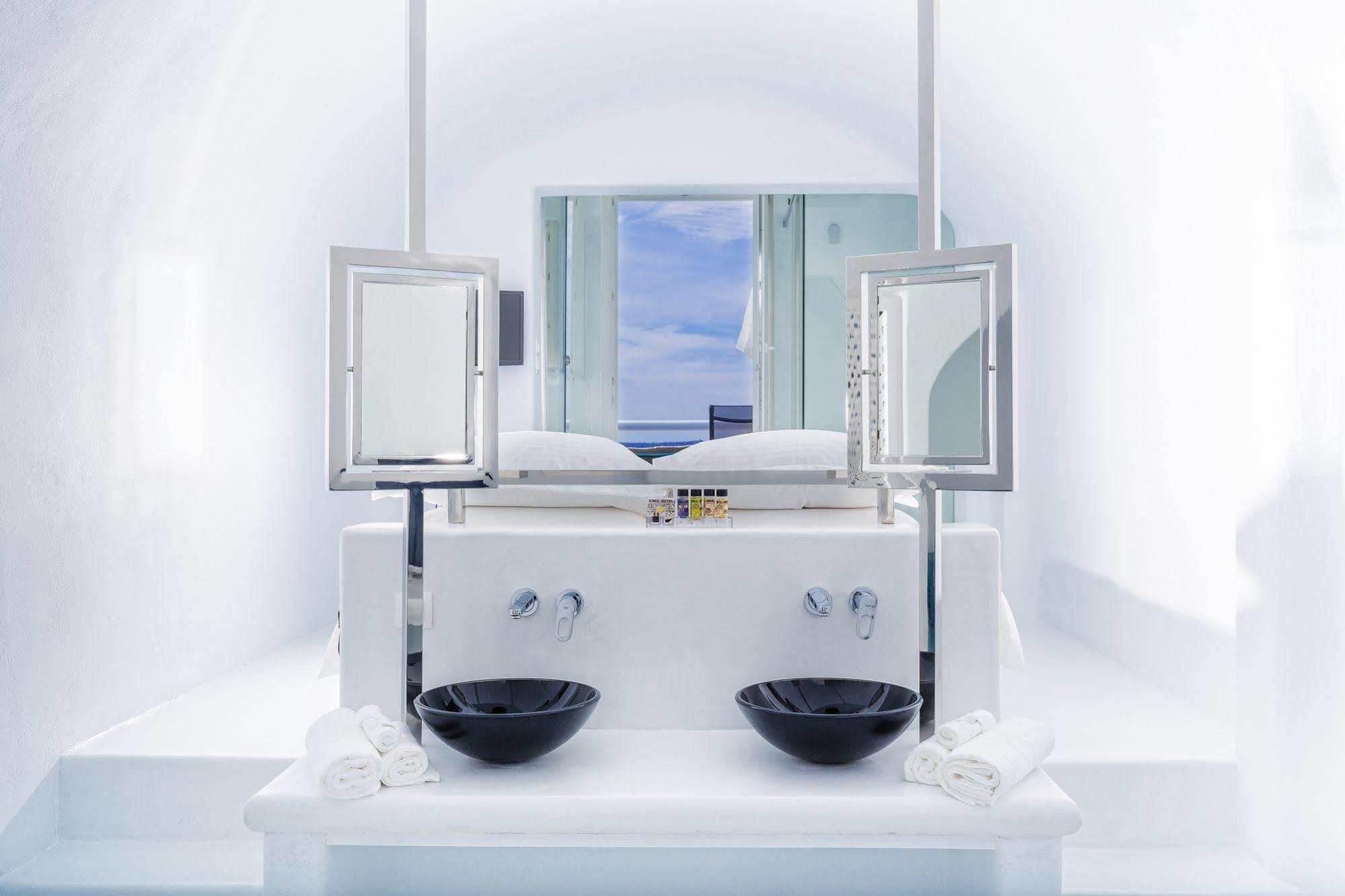 Aisling Micro Hotel Oia Екстериор снимка